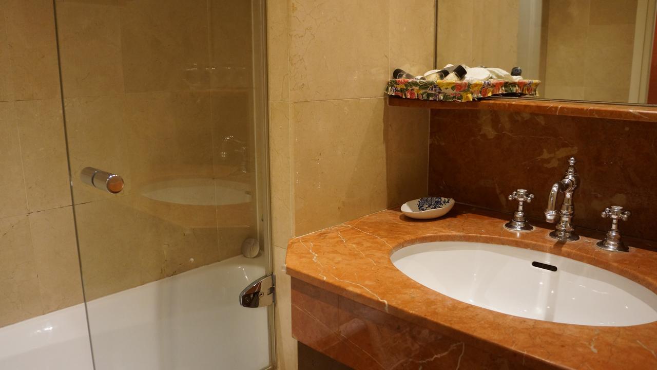 Le Relais Medicis Hotel ปารีส ภายนอก รูปภาพ